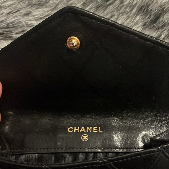 CHANEL QUILTED DOUBLE SNAP WALLET - Picture 5 of 16